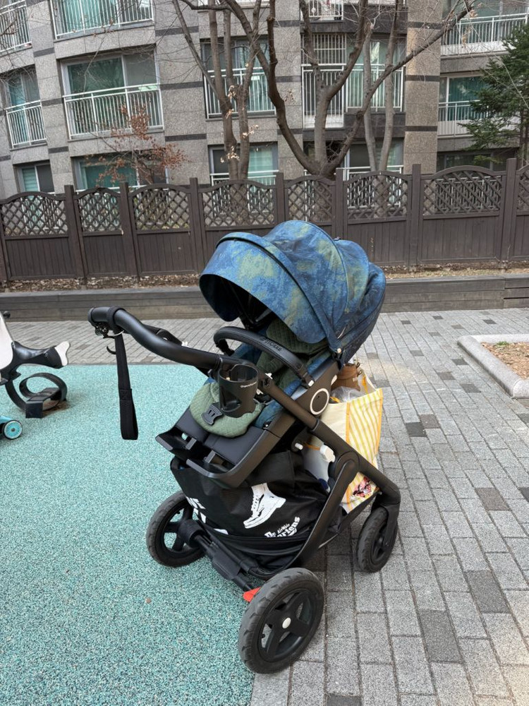 스토케 익스플로리 트레일즈 리미티드 유모차(방풍커버, 이너시트, 풋머프, 오프로드휠) 이미지