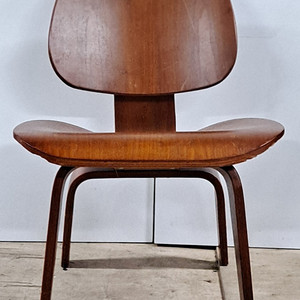 임스 몰디드 플라이우드 라운지 의자 (Eames Molded Plywood Lounge Chair)(Hommage) 이미지