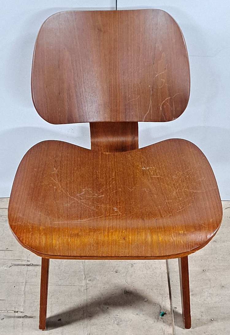 임스 몰디드 플라이우드 라운지 의자 (Eames Molded Plywood Lounge Chair)(Hommage) 이미지