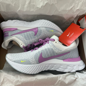 나이키 인피니티런3 230 새상품 이미지