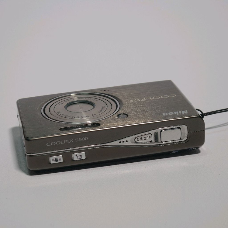 니콘 쿨픽스 S500 디지털 카메라 이미지