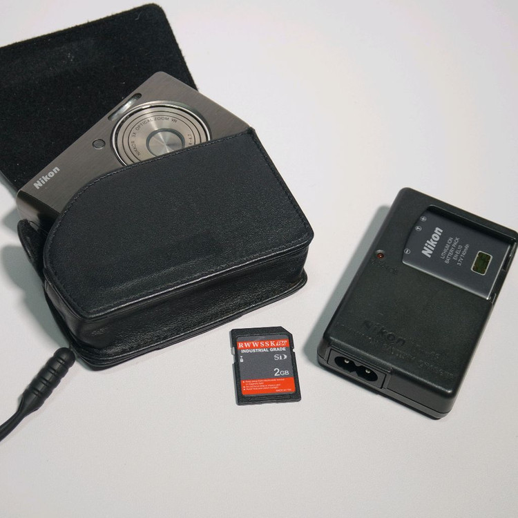 니콘 쿨픽스 S500 디지털 카메라 이미지