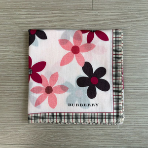 버버리 손수건 쁘띠 이미지