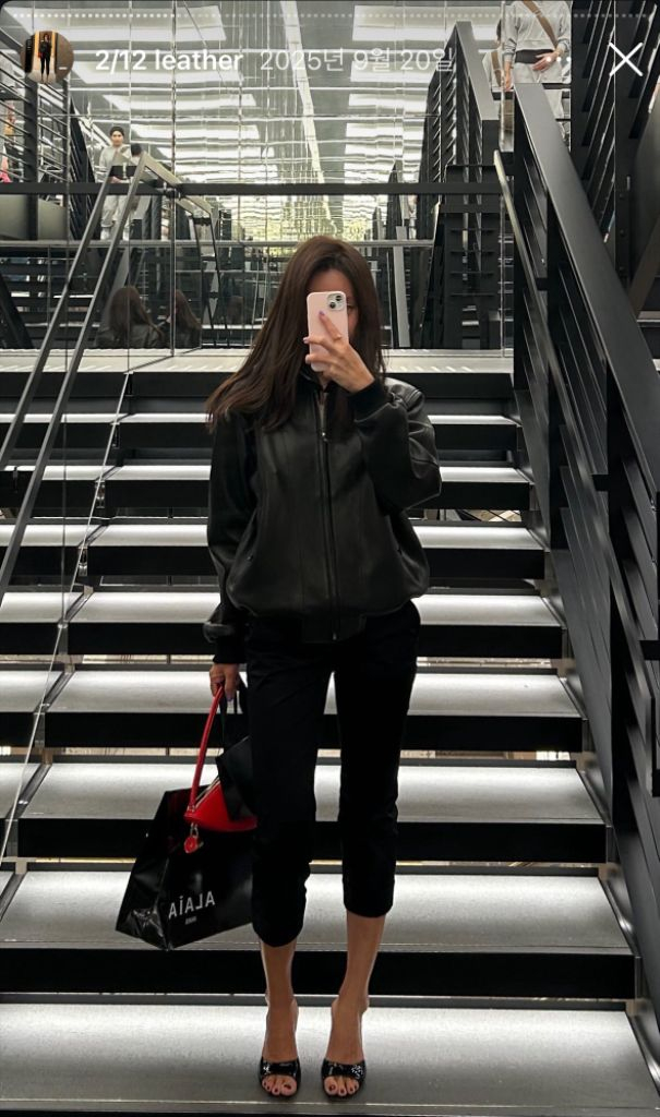 식스앤어하프 레더 봄버 이미지