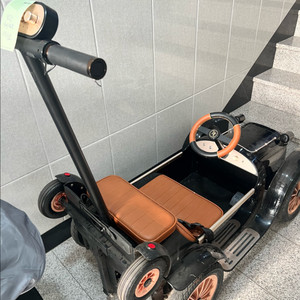 클래식 스타일 전동차 이미지