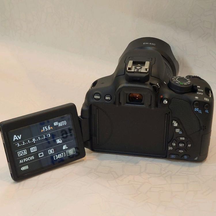 캐논정품 EOS 700D 18-55mm 컷수710컷 이미지