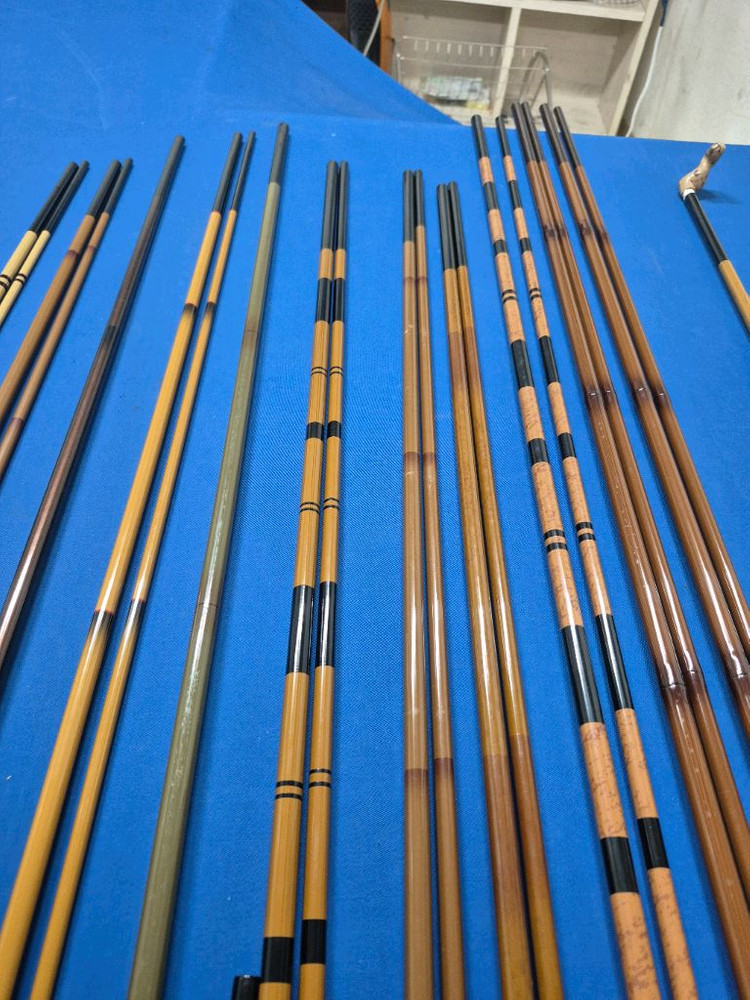 내림 중층대 12대 11척ㅡ18척 받침대 2개 바늘빼기 1개 동와귀룡봉 18척외 싸게정리 이미지