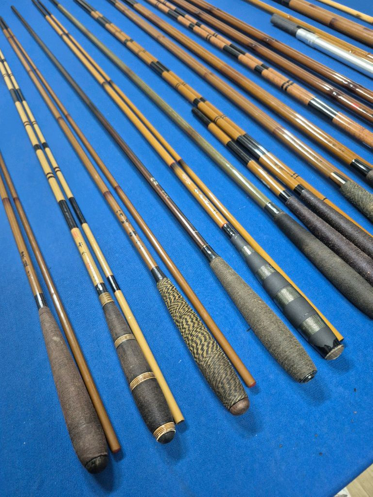 내림 중층대 12대 11척ㅡ18척 받침대 2개 바늘빼기 1개 동와귀룡봉 18척외 싸게정리 이미지