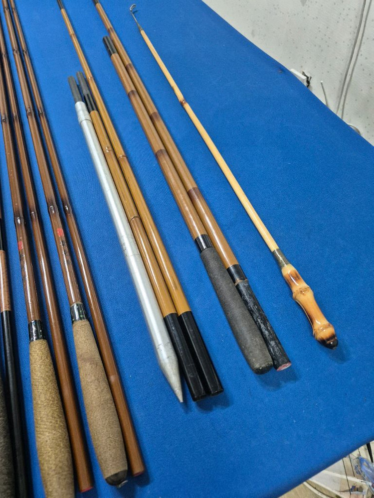 내림 중층대 12대 11척ㅡ18척 받침대 2개 바늘빼기 1개 동와귀룡봉 18척외 싸게정리 이미지