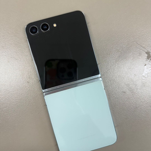 *22만원* 갤럭시Z플립5 민트 512G 파손없이 깨끗한 가성비 단말기 이미지