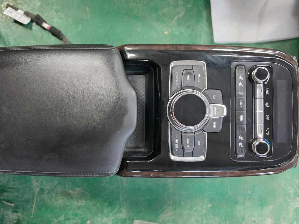 제네시스 EQ900 5인승 리어 열선 통풍 시트 이미지