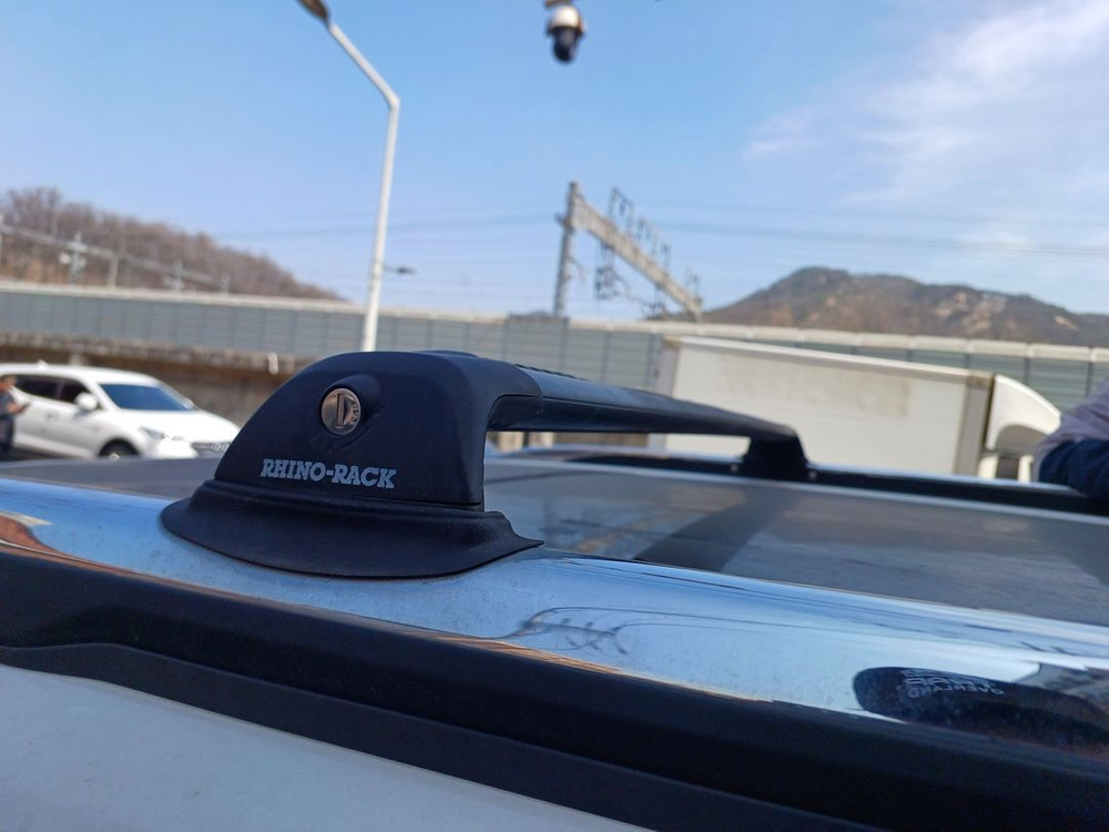 라이노랙 익스플로러 5.5세대 레일형 가로바 이미지