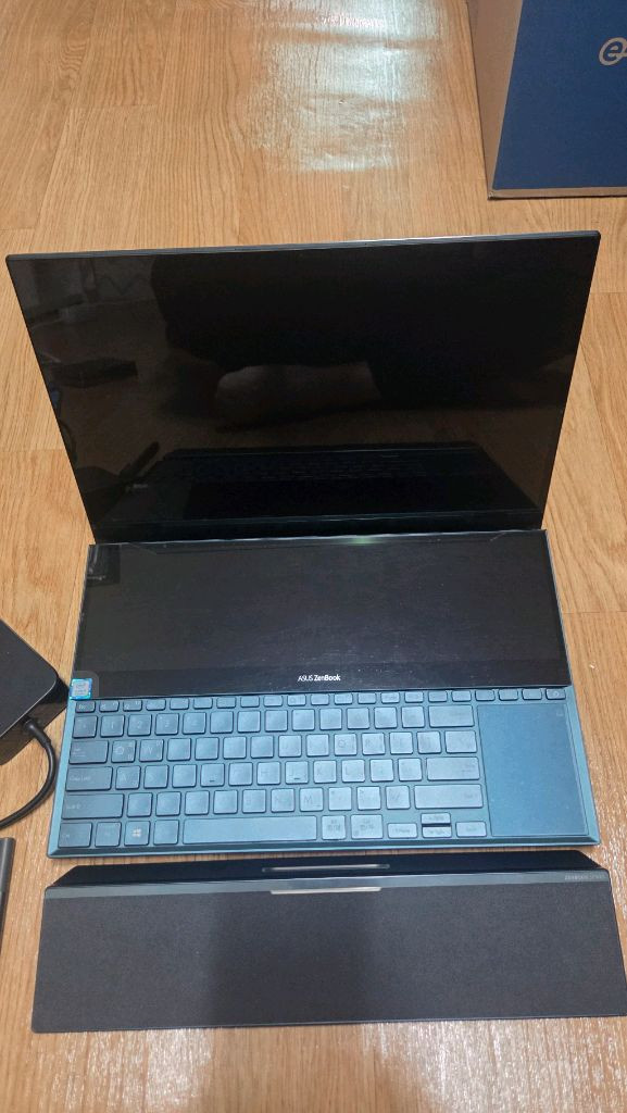 Asus i9 9세대 젠북 프로 듀얼 4k 게이밍 노트북 (하자 있음) 이미지