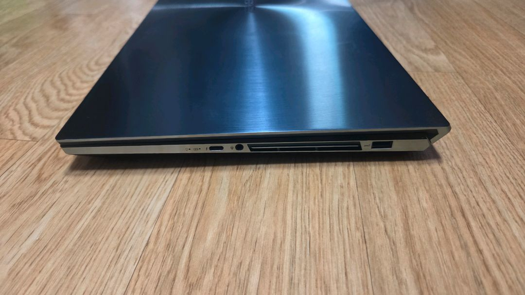 Asus i9 9세대 젠북 프로 듀얼 4k 게이밍 노트북 (하자 있음) 이미지