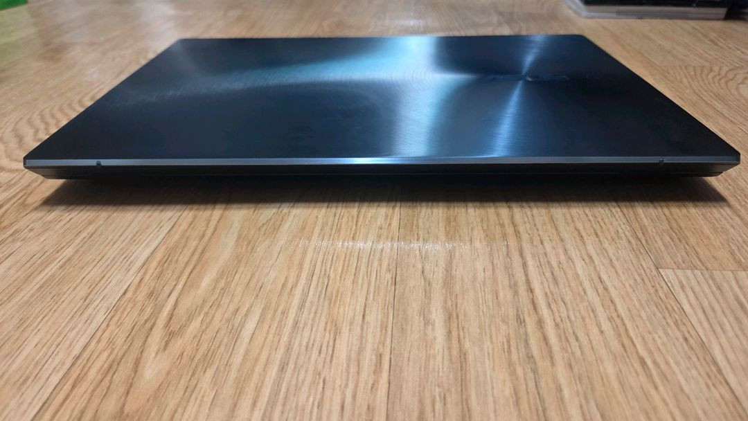 Asus i9 9세대 젠북 프로 듀얼 4k 게이밍 노트북 (하자 있음) 이미지