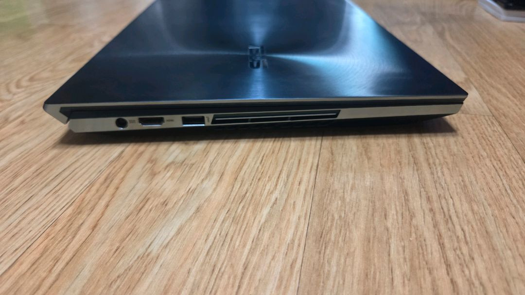 Asus i9 9세대 젠북 프로 듀얼 4k 게이밍 노트북 (하자 있음) 이미지