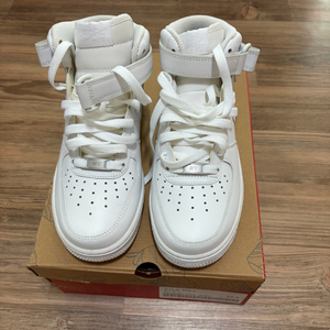 나이키 에어 포스 1 미드 07 트리플 화이트 (올백 미드) 이미지