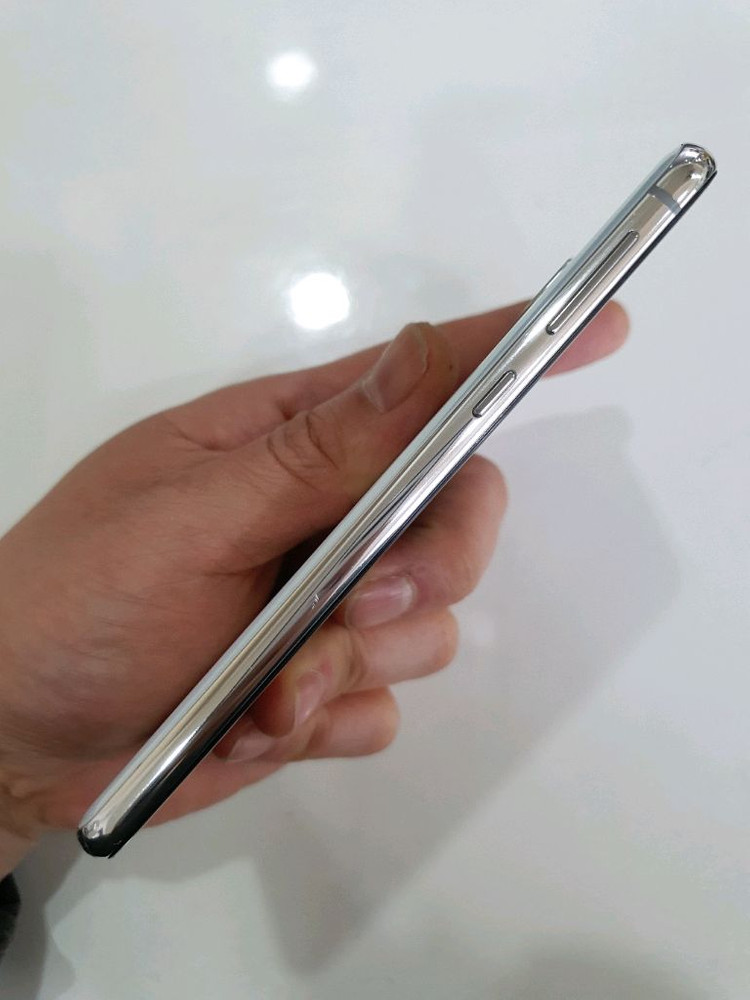 갤럭시S10e 128G 무잔상 액정무기스 상태굿 중고폰 이미지