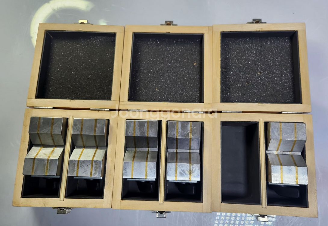 대형 정반. EUN SUNG 주물정반, 마그네틱 V-블럭 KMV-50B 이미지