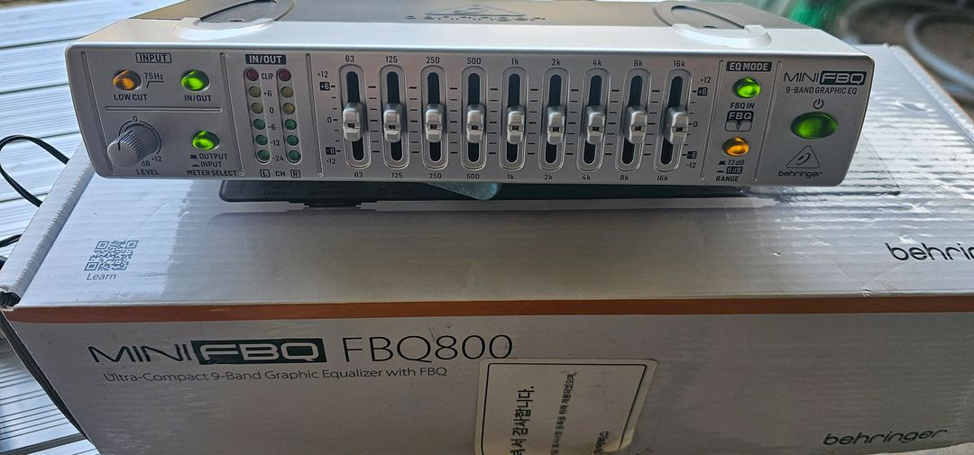 베링거9밴드 그래픽 이퀄라이저 이미지