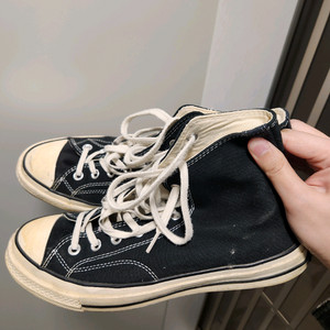 컨버스 척테일러 하이 블랙 275사이즈(9) 색상 잘익은 상태! 싸게팝니다!!네고가능 이미지