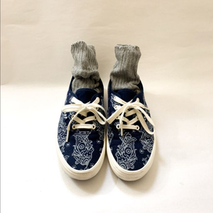 [240mm] 반스 페이즐리 패턴 스니커즈 이미지