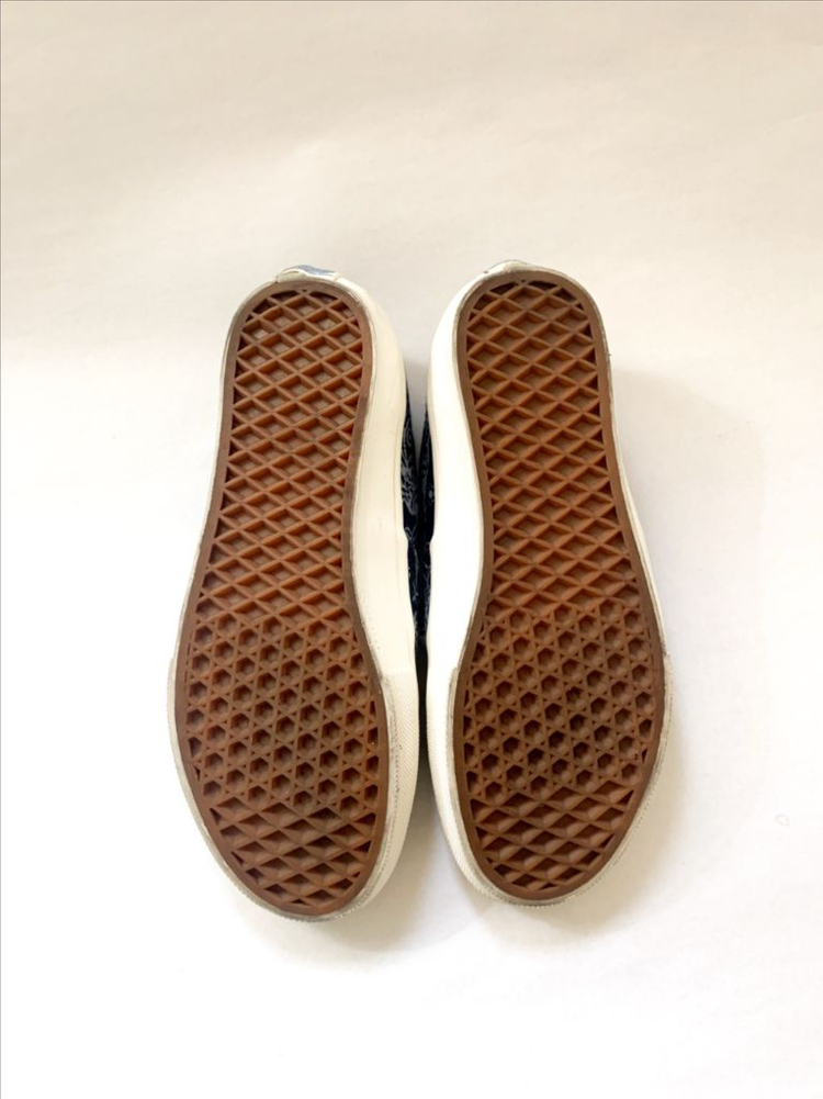 [240mm] 반스 페이즐리 패턴 스니커즈 이미지