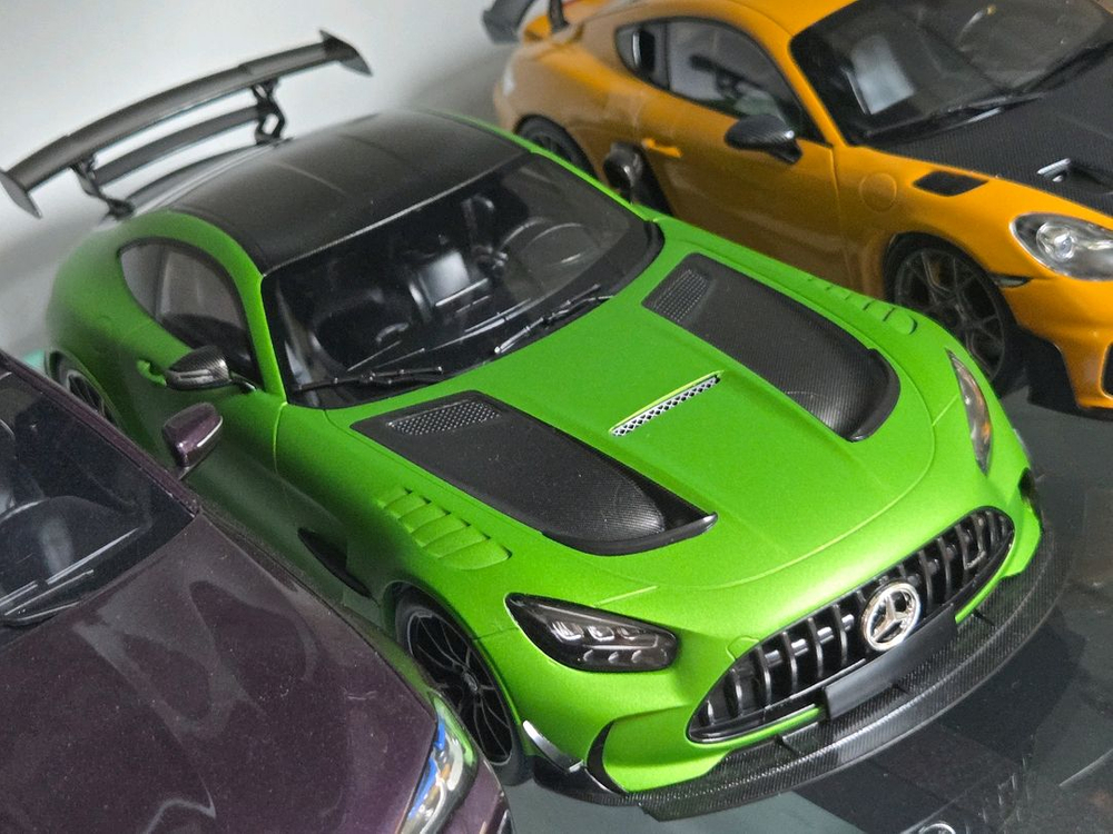 다이캐스트 1:18 모형 이미지