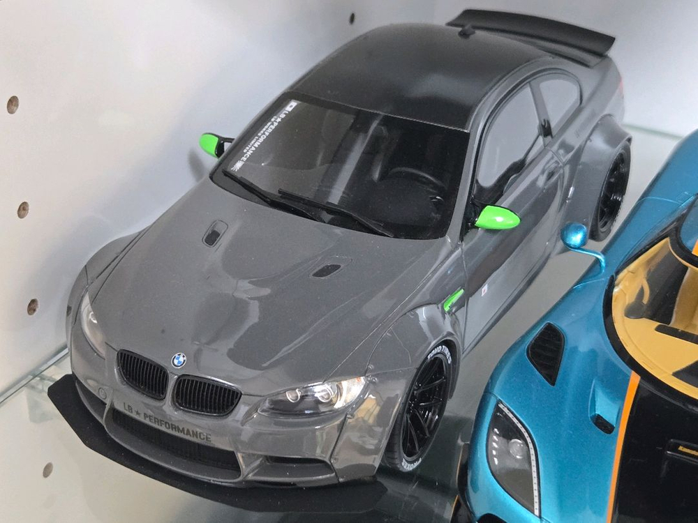 다이캐스트 1:18 모형 이미지