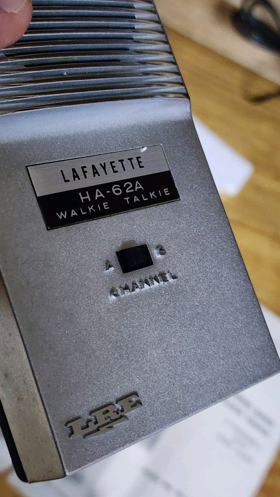 레트로 무전기 1대 (Lafayette 사의 HA-62A 무전기) 이미지