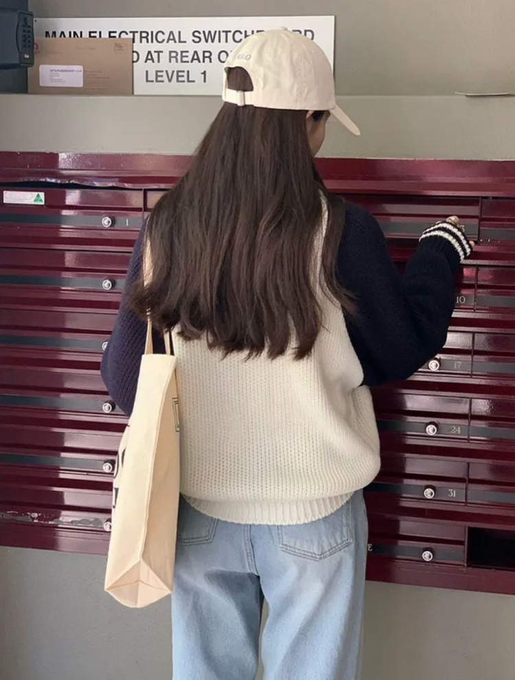 오디너리먼트 바시티 니트집업 이미지