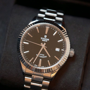 튜더 스타일 38mm 오토매틱 시계 이미지