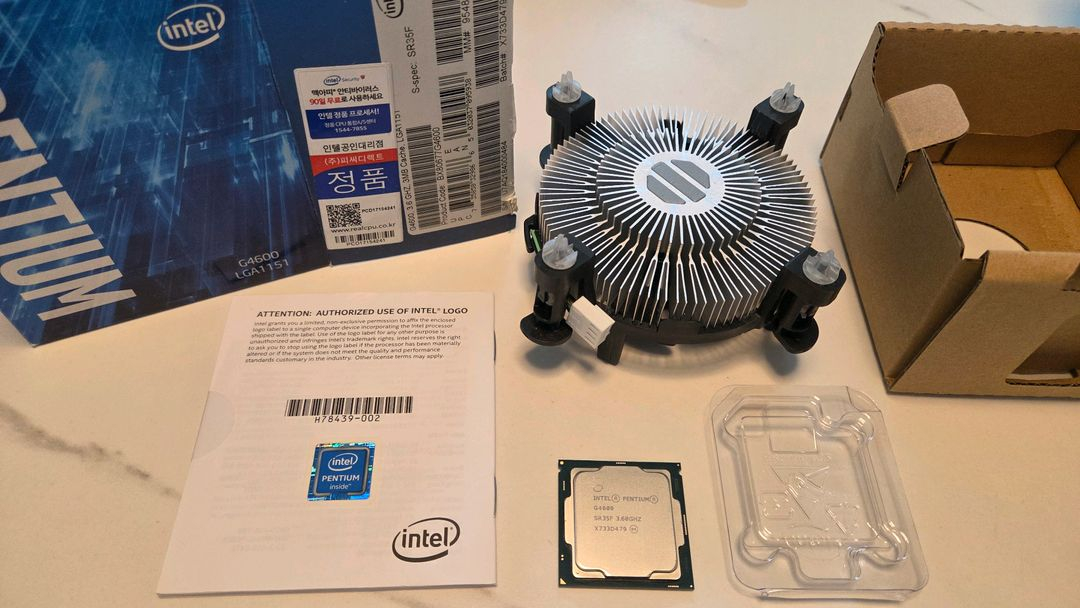 인텔 펜티엄 G4560, G4600 (수량 각 2개) 이미지