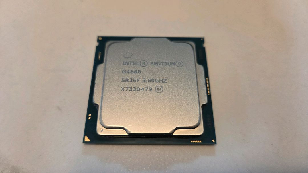 인텔 펜티엄 G4560, G4600 (수량 각 2개) 이미지