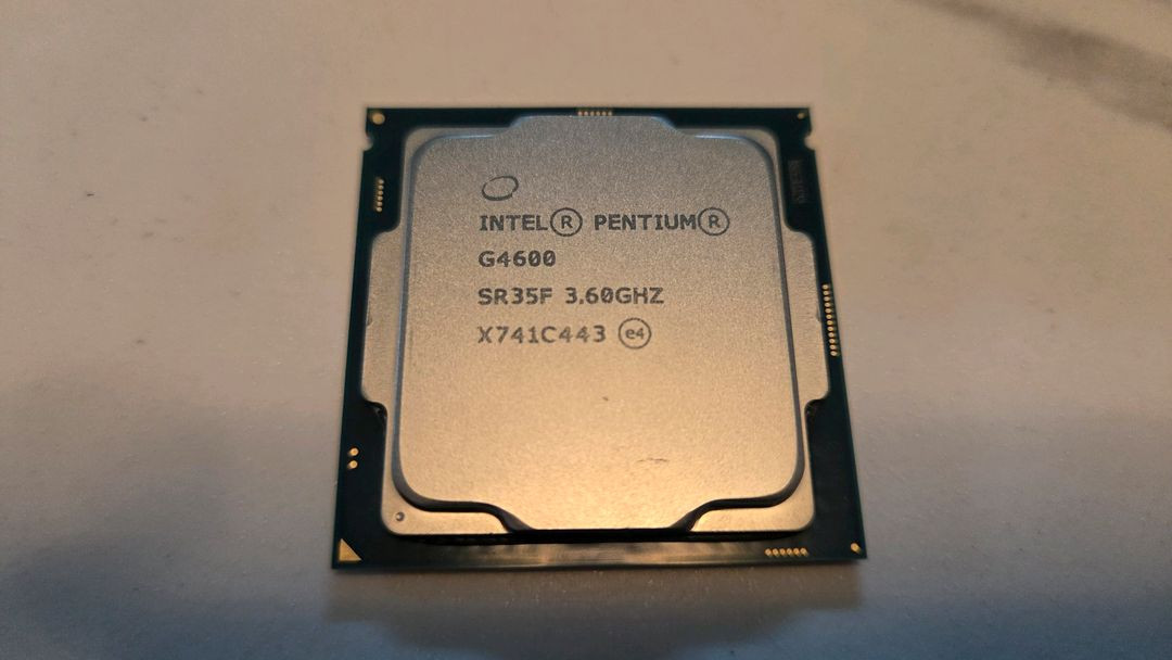 인텔 펜티엄 G4560, G4600 (수량 각 2개) 이미지