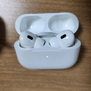 에어팟 프로 2세대 8핀 이미지