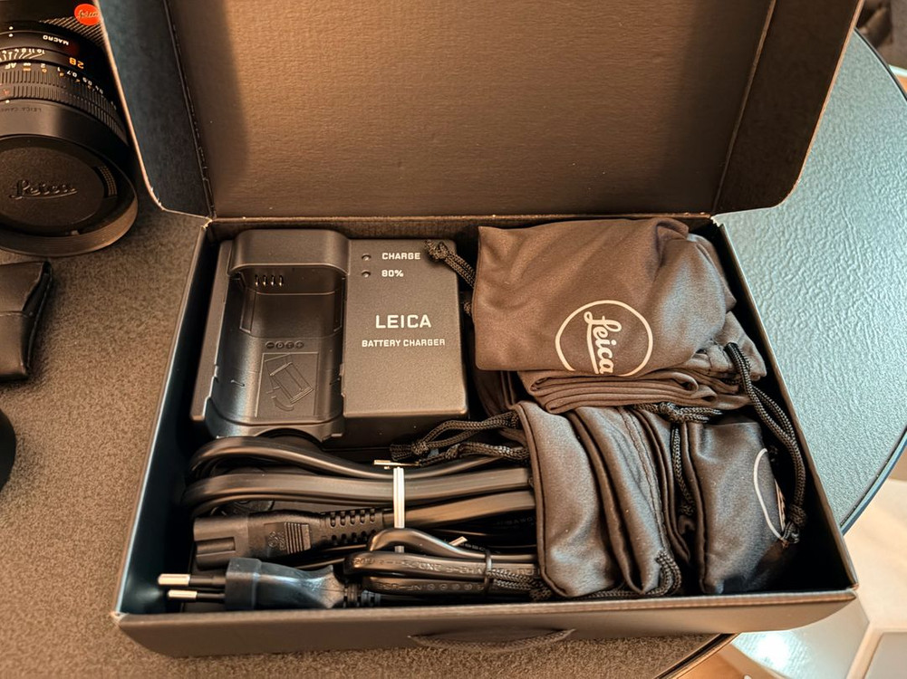 라이카 Q3 판매합니다. 이미지