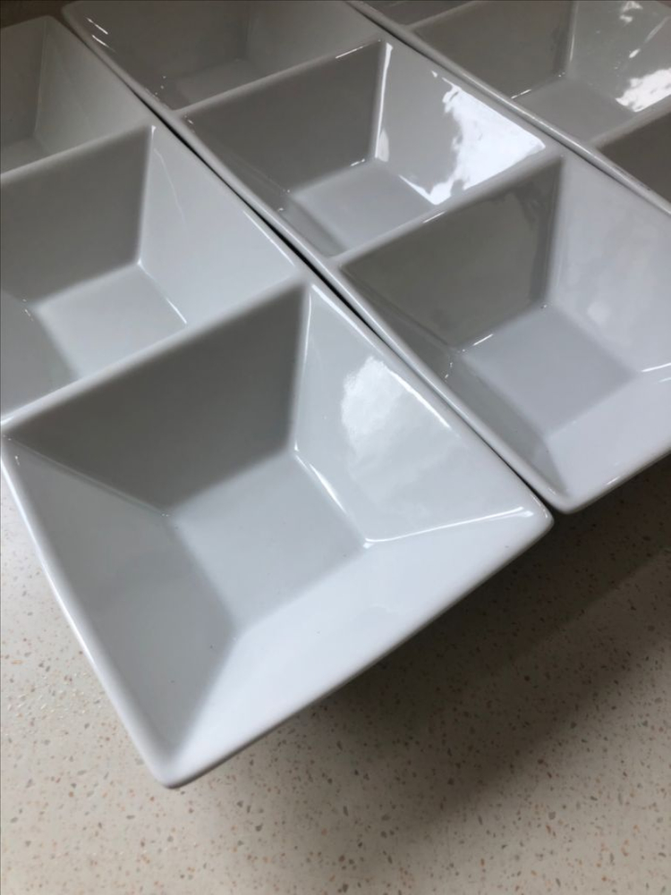 크레이트앤배럴 도자기 3구 나눔 접시 3개 이미지