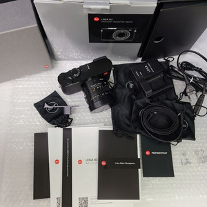 라이카q2 신품급 소장용판매해요.정품엄지그립 하프케이스포함 타기종교환받습니다 이미지
