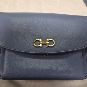 살바토레 페라가모 간치니 체인 크로스백 이미지