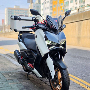 xmax300 야마하 2023년식 ABS 페리모델 옵션많고 깔끔한매물 오토바이 판매합니다 이미지
