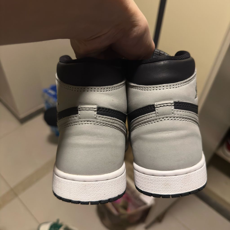 조던 1 레트로 하이 OG 쉐도우 2.0 250사이즈 판매합니다 이미지