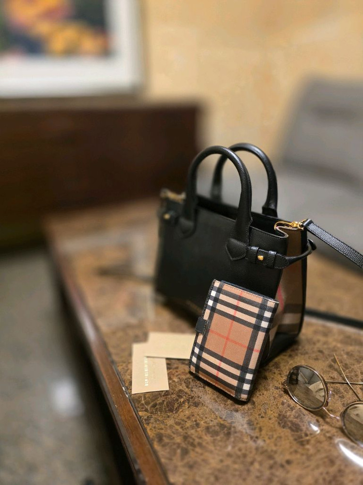 버버리 체크 카드지갑 / 정품 풀구성 / 상태좋음 이미지