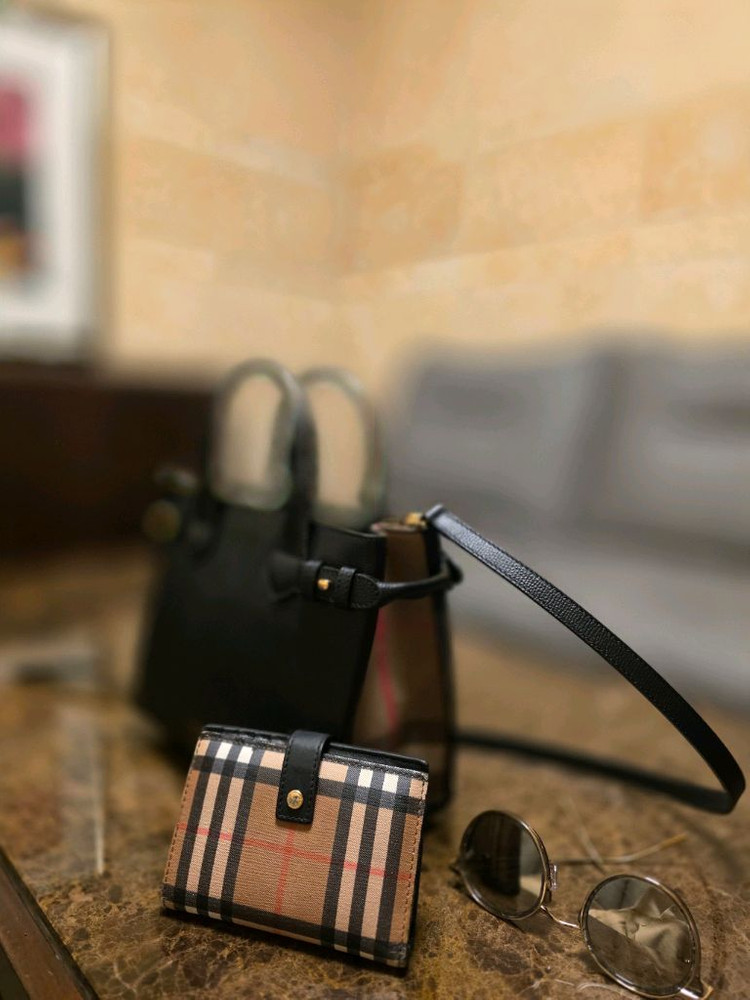 버버리 체크 카드지갑 / 정품 풀구성 / 상태좋음 이미지