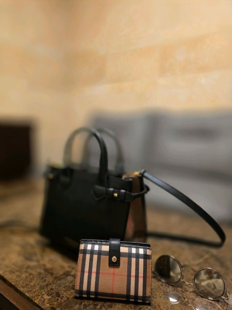 버버리 체크 카드지갑 / 정품 풀구성 / 상태좋음 이미지