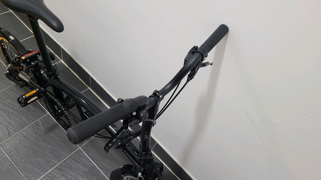 [인하] 신차급 브롬톤 c라인 익스플로어 올 블랙에디션 싸게 팝니다. 이미지