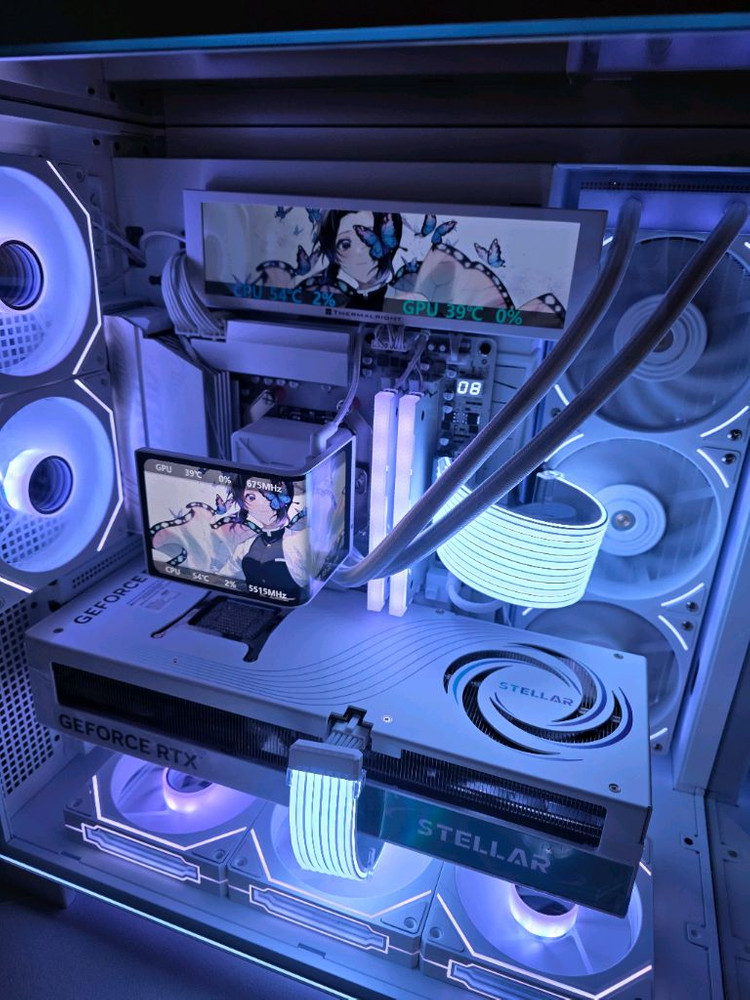 라이젠9 9950X3D RTX5090 스텔라 화이트PC 팝니다 이미지