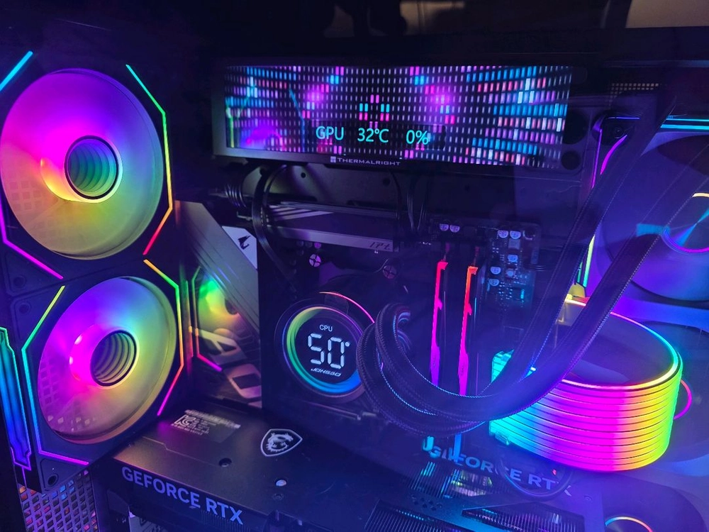 라이젠7 9800xd rtx5080 리안리PC 팝니다 이미지