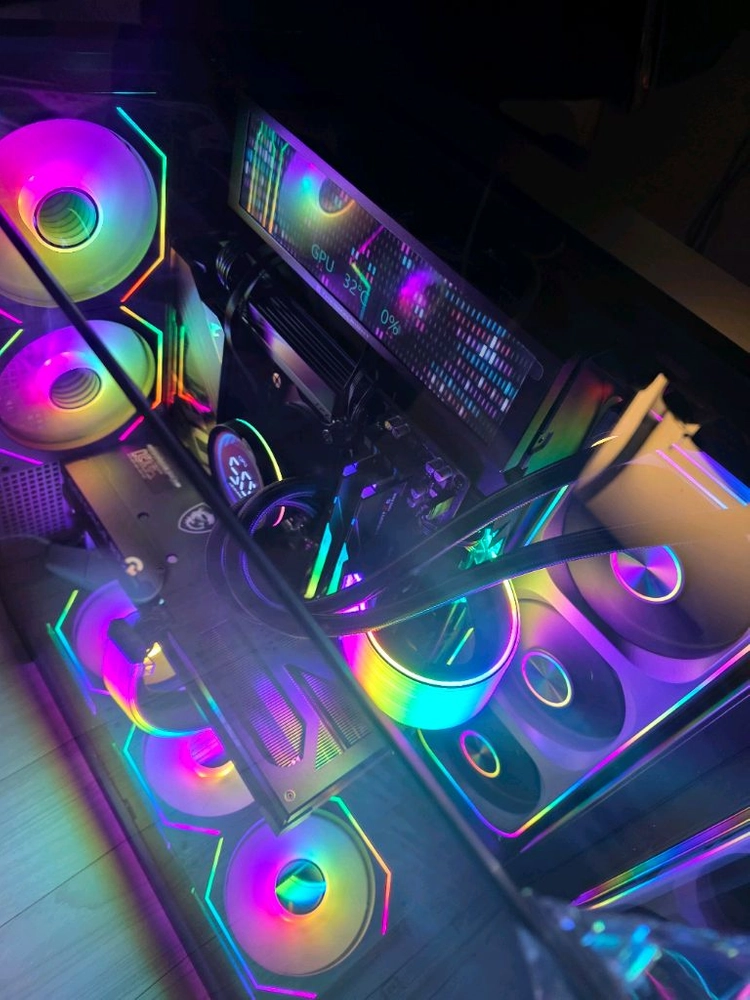 라이젠7 9800xd rtx5080 리안리PC 팝니다 이미지