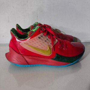 265mm 스폰지밥 x 나이키 카이리 로우2 집게사장 이미지